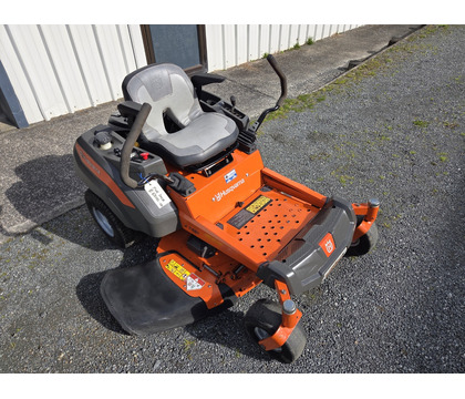 Second Hand Husqvarna Z242F Zero-Turn